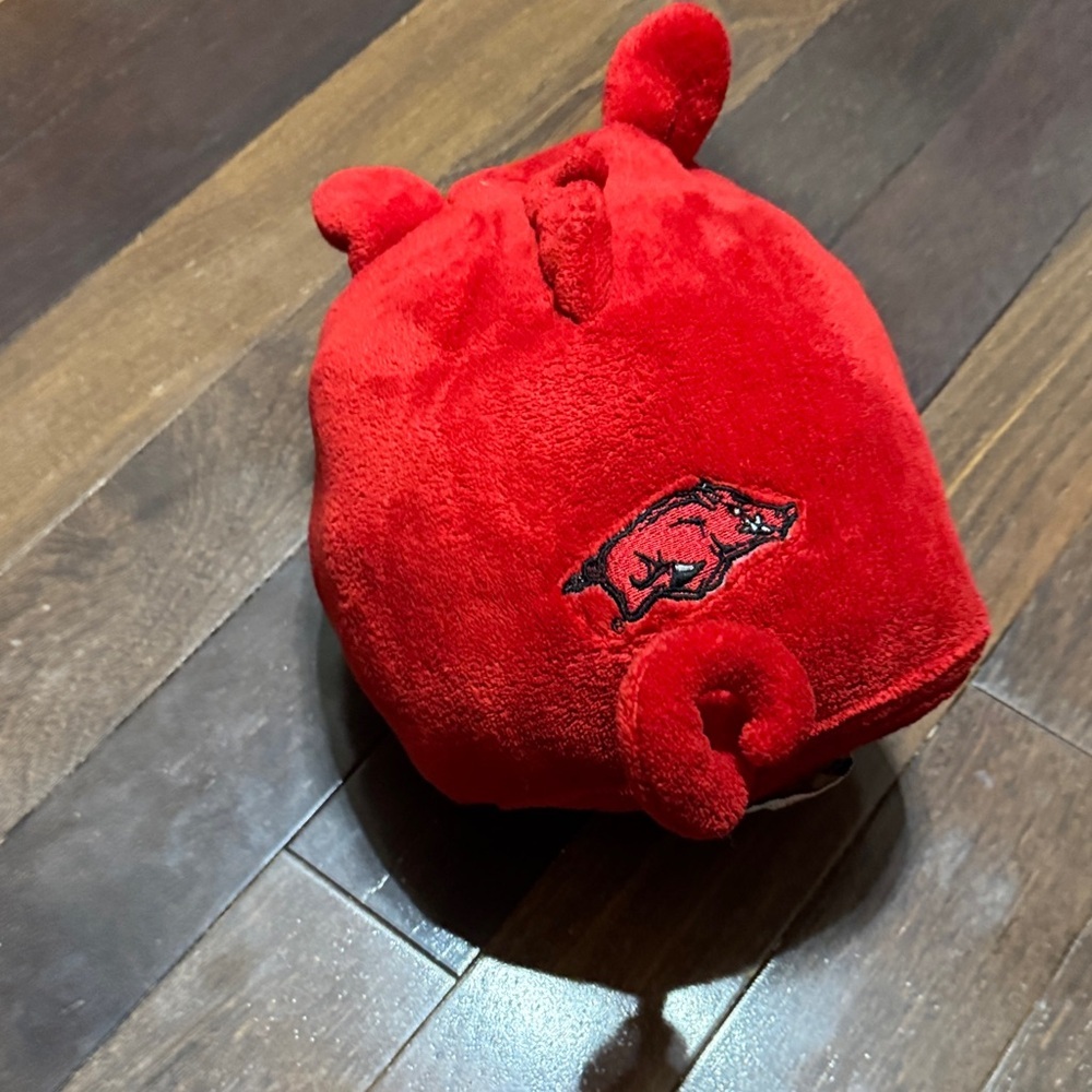 ComfyCritters Red Razorback soft blanket - Picture 3 of 9